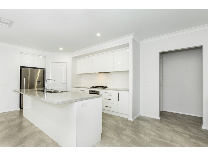 17 Felstead Circuit, Thurgoona NSW 2640