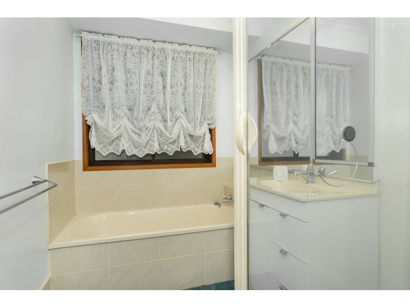 20 Candlebark Street, Thurgoona NSW 2640