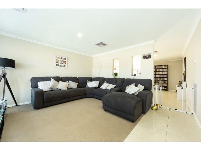 4 Ellora Court, Lavington NSW 2641