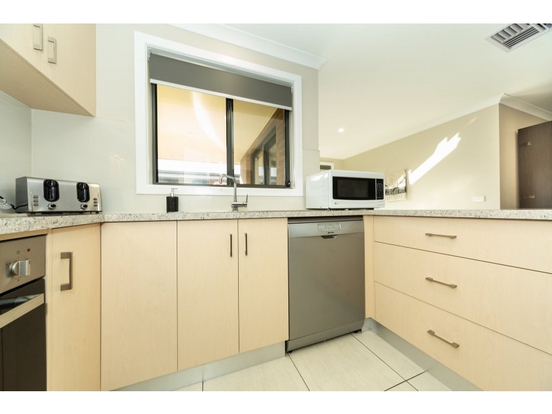 4 Ellora Court, Lavington NSW 2641