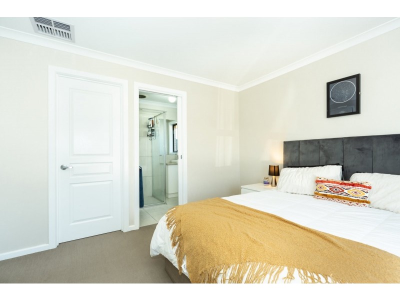 4 Ellora Court, Lavington NSW 2641