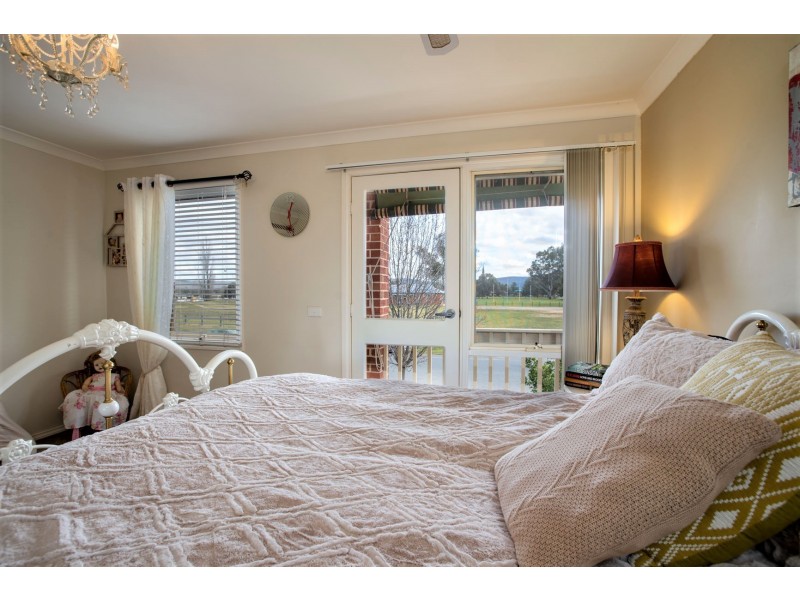 4/550 Kotthoff Street, Lavington NSW 2641