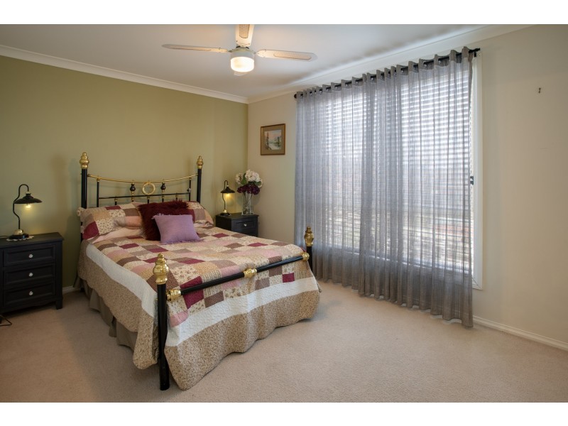 4/550 Kotthoff Street, Lavington NSW 2641
