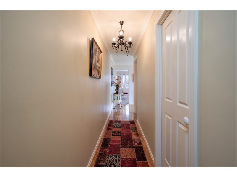 4/550 Kotthoff Street, Lavington NSW 2641