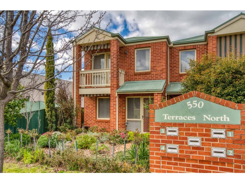 4/550 Kotthoff Street, Lavington NSW 2641