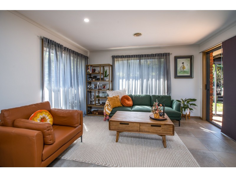 12 Hoad Close, Glenroy NSW 2640