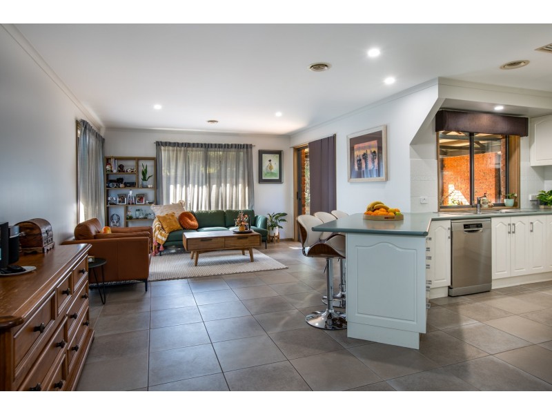 12 Hoad Close, Glenroy NSW 2640