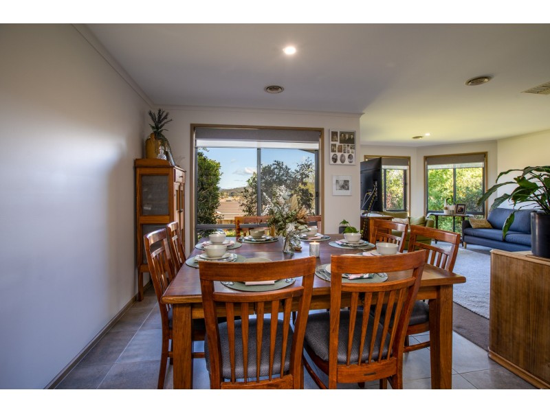 12 Hoad Close, Glenroy NSW 2640