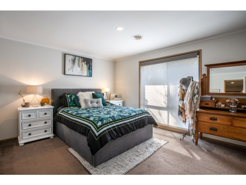 12 Hoad Close, Glenroy NSW 2640