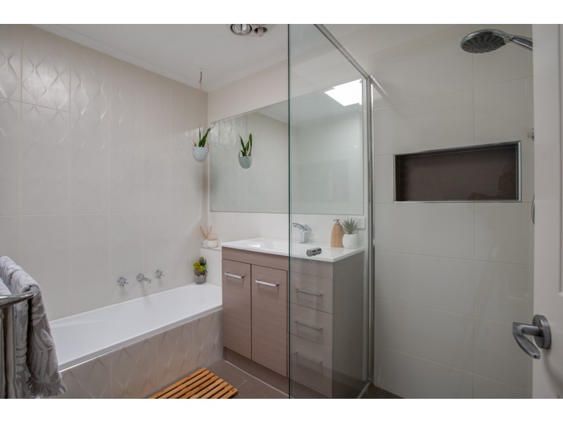 12 Hoad Close, Glenroy NSW 2640