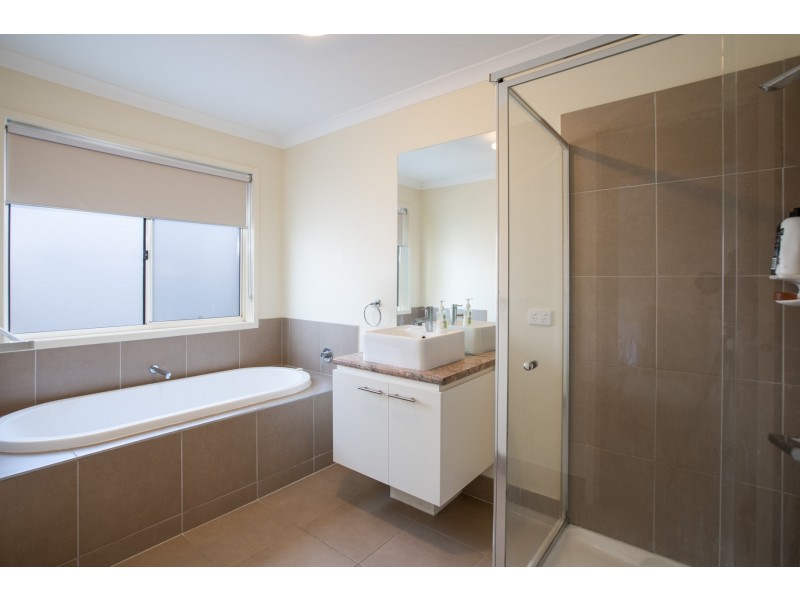 29 Wellington Drive, Thurgoona NSW 2640