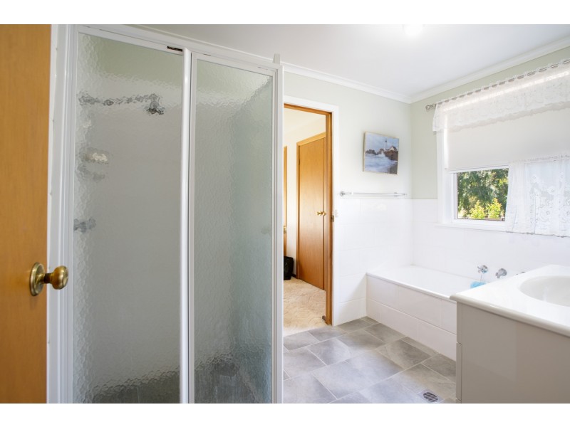 655 Centaur Road, Lavington NSW 2641