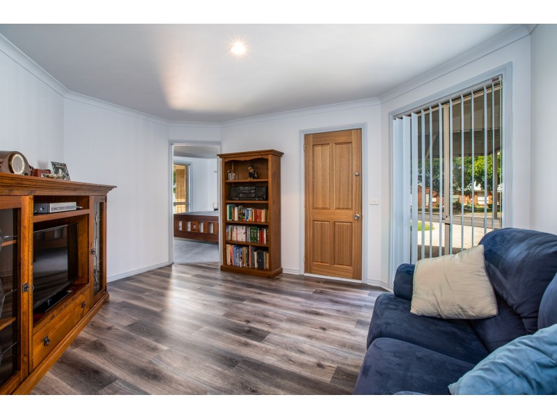 33 Saville Avenue, Lavington NSW 2641