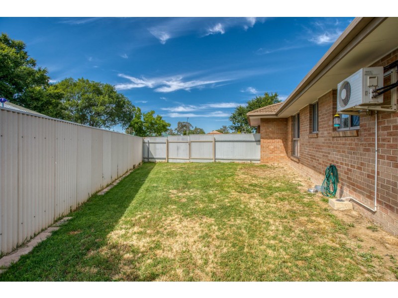 33 Saville Avenue, Lavington NSW 2641