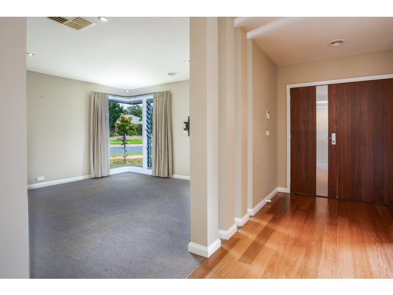 15 Champions Drive, Glenroy NSW 2640