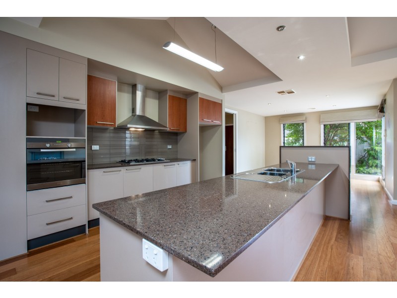 15 Champions Drive, Glenroy NSW 2640