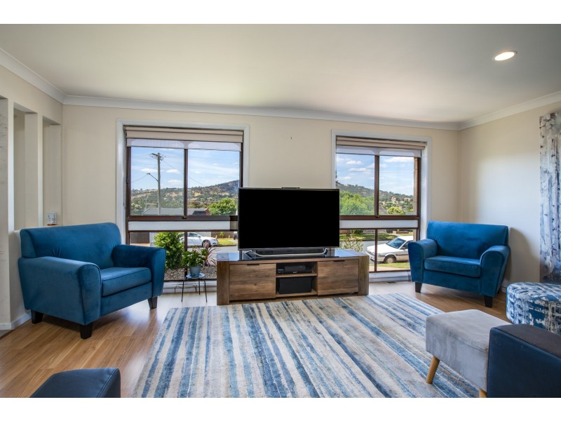 305 Desmond Street, Lavington NSW 2641