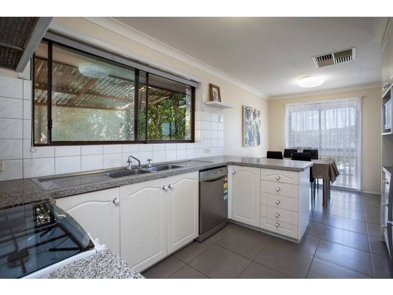 305 Desmond Street, Lavington NSW 2641