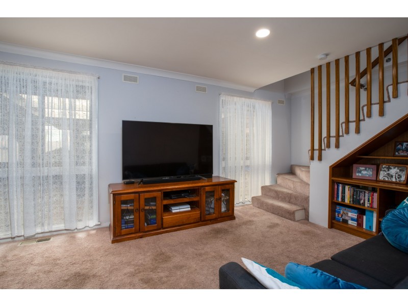 305 Desmond Street, Lavington NSW 2641