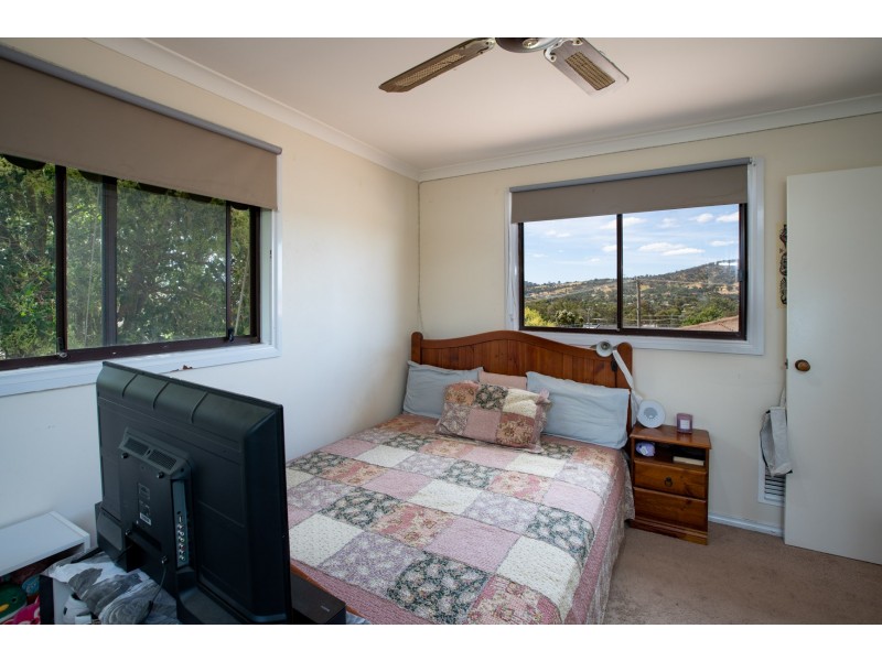 305 Desmond Street, Lavington NSW 2641
