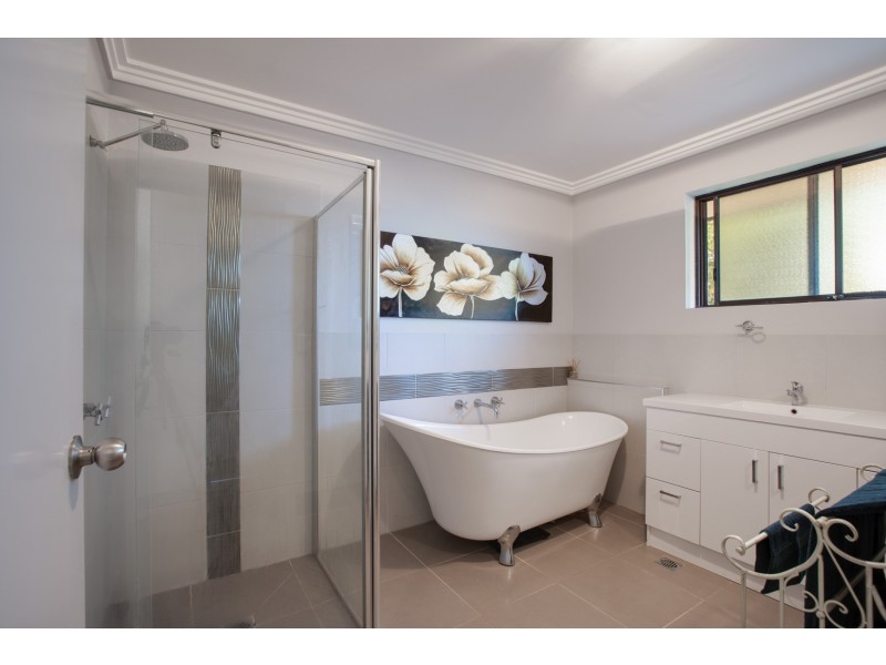 305 Desmond Street, Lavington NSW 2641