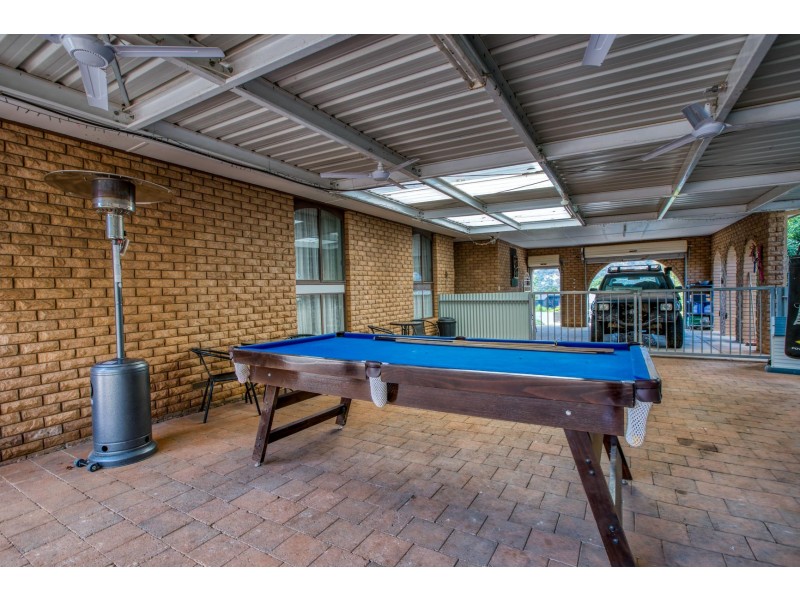 305 Desmond Street, Lavington NSW 2641