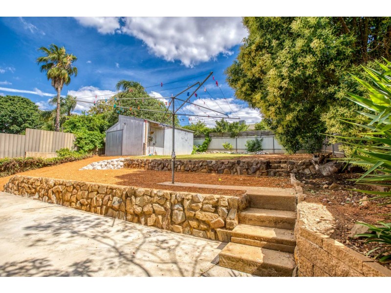 305 Desmond Street, Lavington NSW 2641