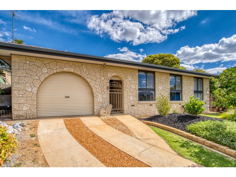 305 Desmond Street, Lavington NSW 2641