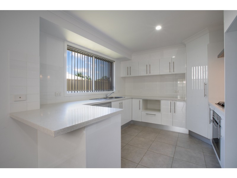 16 Pech Avenue, Jindera NSW 2642