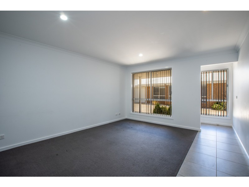 16 Pech Avenue, Jindera NSW 2642