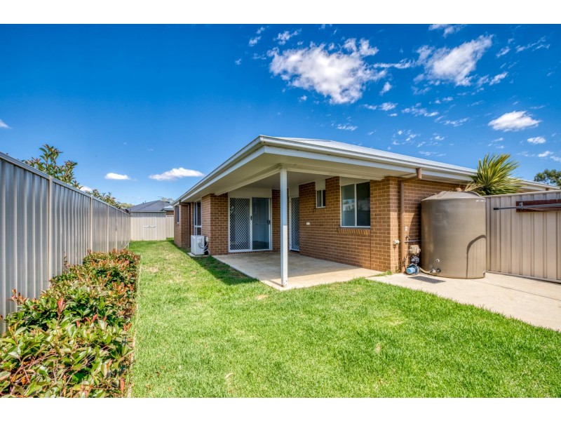 16 Pech Avenue, Jindera NSW 2642