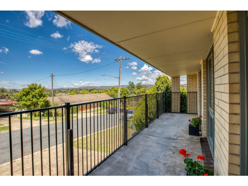 318 Tracy Street, Lavington NSW 2641