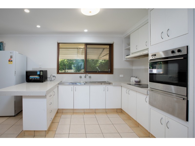 318 Tracy Street, Lavington NSW 2641