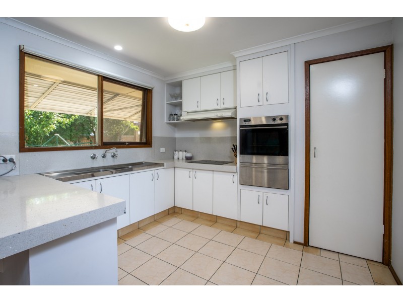 318 Tracy Street, Lavington NSW 2641