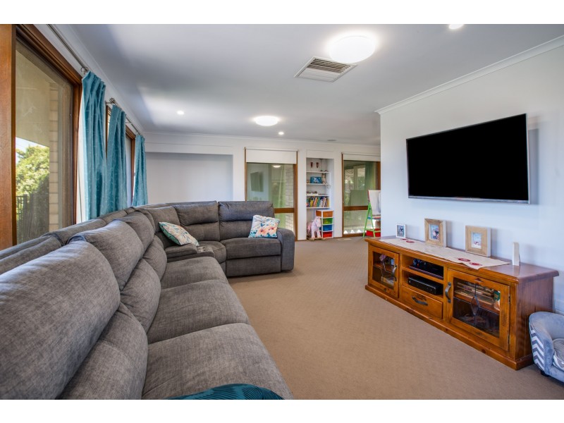 318 Tracy Street, Lavington NSW 2641