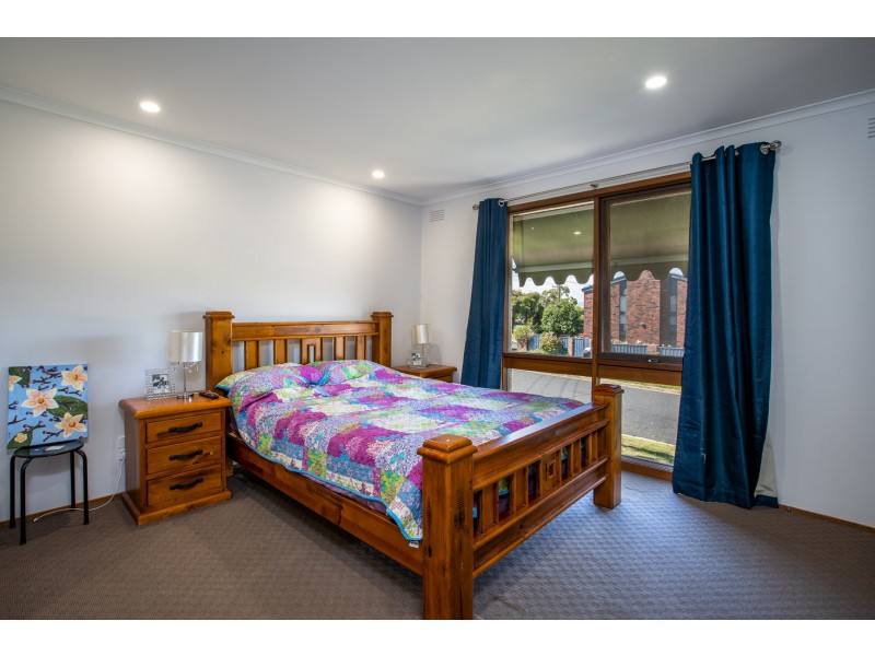 318 Tracy Street, Lavington NSW 2641