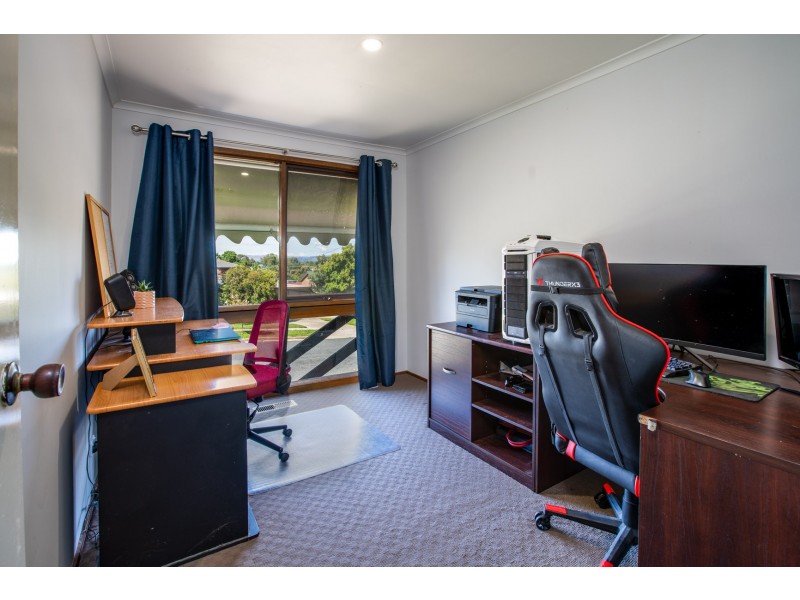 318 Tracy Street, Lavington NSW 2641