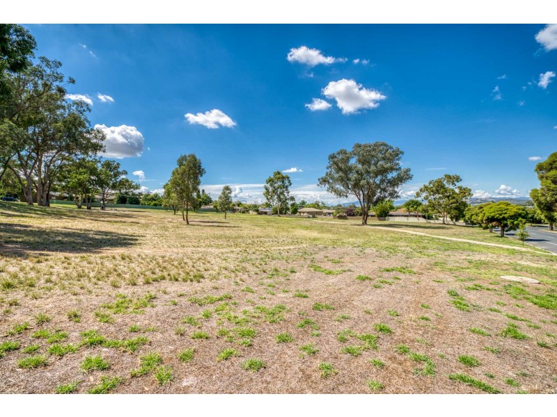 318 Tracy Street, Lavington NSW 2641