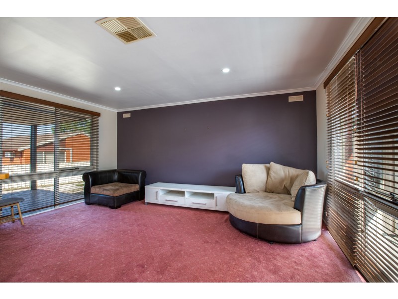 6 Conmurra Way, Springdale Heights NSW 2641