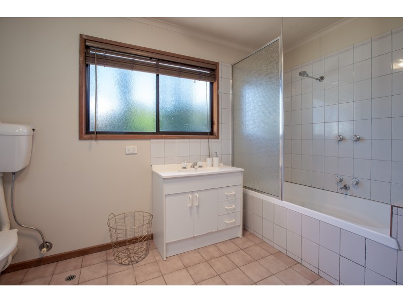 410 Colley Street, Lavington NSW 2641