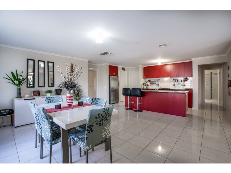 26 Nicola Place, Lavington NSW 2641