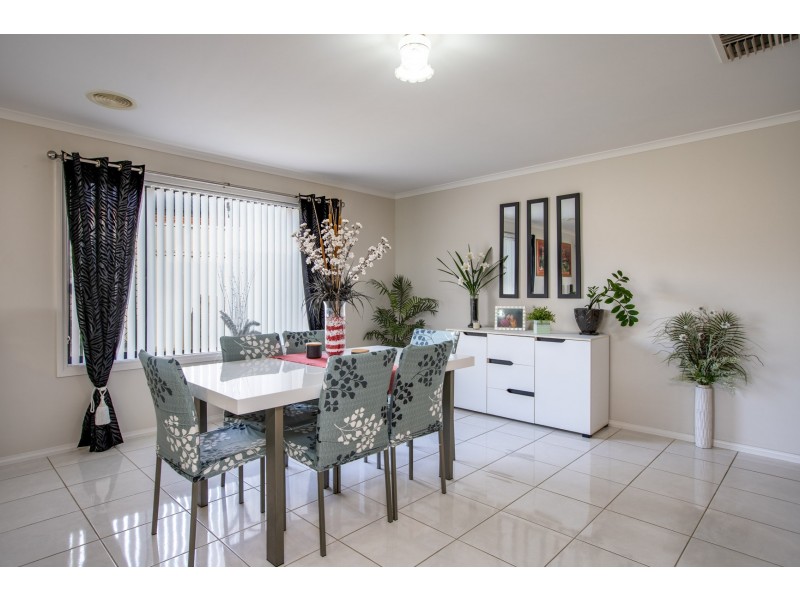 26 Nicola Place, Lavington NSW 2641