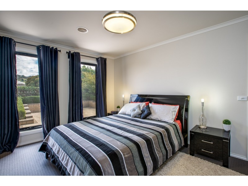 26 Nicola Place, Lavington NSW 2641
