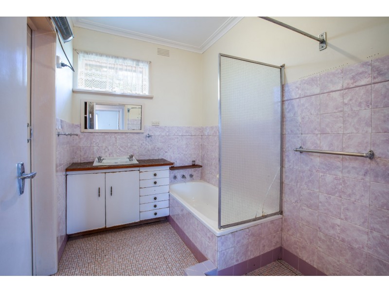 474 Ashford Street, Lavington NSW 2641