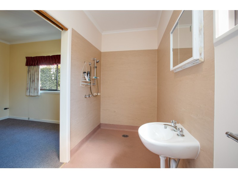 296 Kooba Street, North Albury NSW 2640