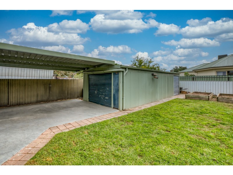 442 Reid Avenue, Lavington NSW 2641