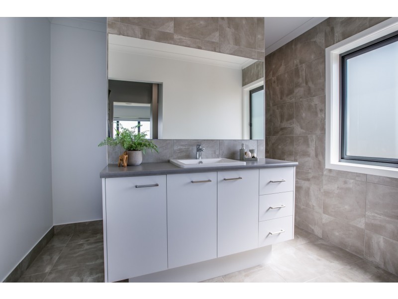 53 Smiggins Drive, Thurgoona NSW 2640