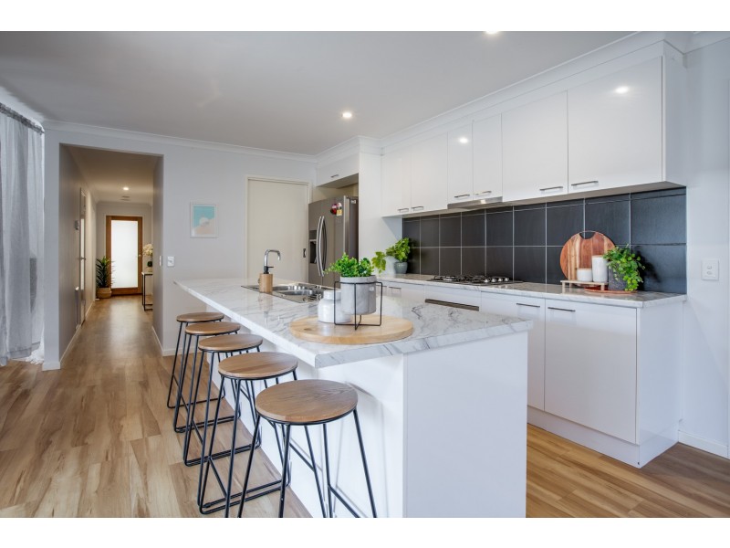 15 Zellar Court, Thurgoona NSW 2640