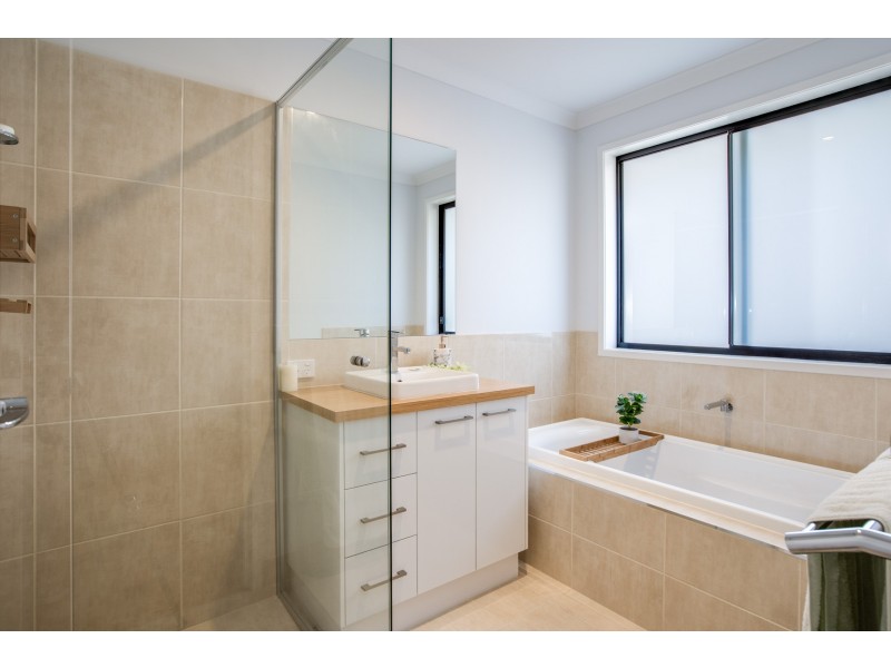 15 Zellar Court, Thurgoona NSW 2640