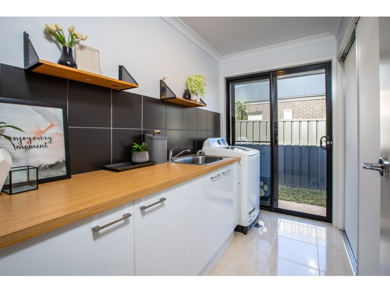 15 Zellar Court, Thurgoona NSW 2640